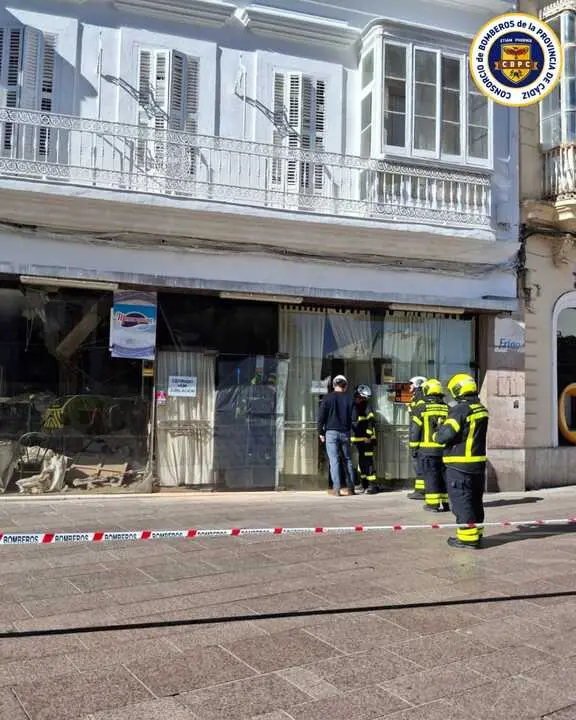Bomberos supervisando la zona | Bomberos