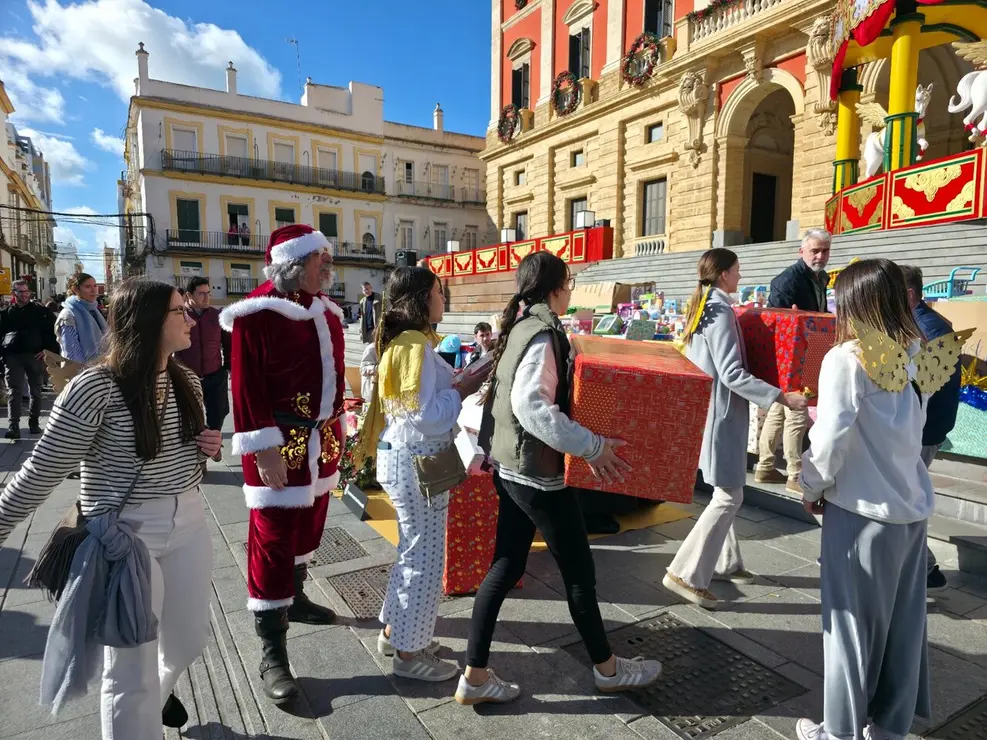 Las im&aacute;genes de la gran caravana solidaria | Aurora Mar&iacute;n.