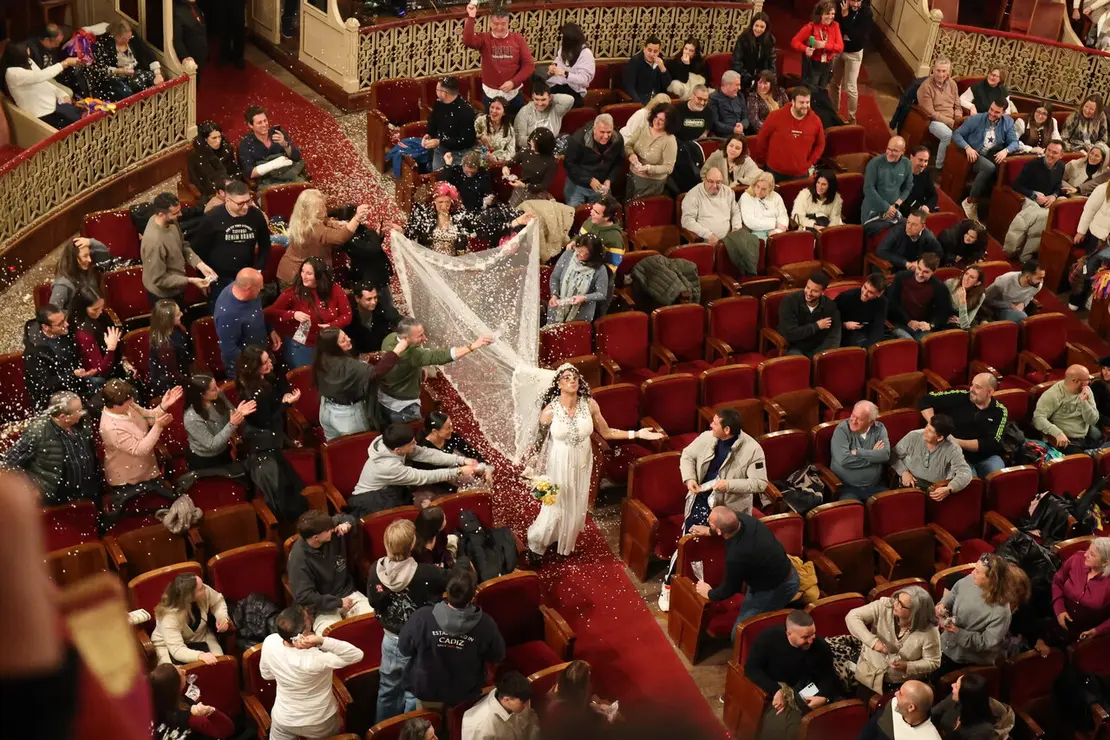 Chirigota 'Las bodas de plata'. | Ra&uacute;l Albera