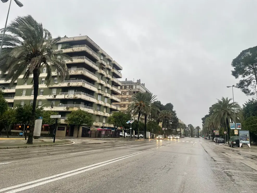 La avenida &Aacute;lvaro Domecq, con muy poco tr&aacute;fico. | Jim&eacute;nez.
