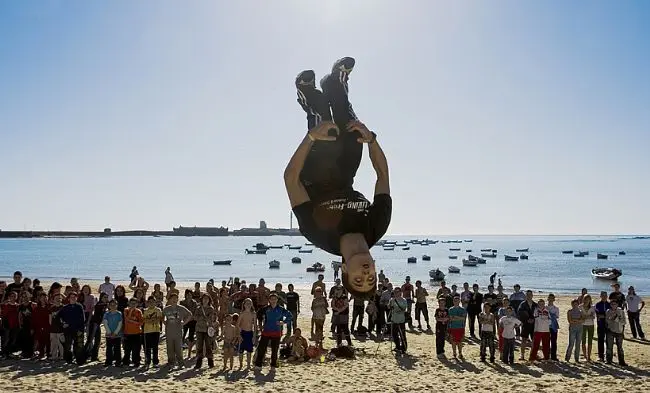 ?Living free?, grupo gaditano de Parkour que actuar&aacute; en La Caleta. - Informaci&oacute;n