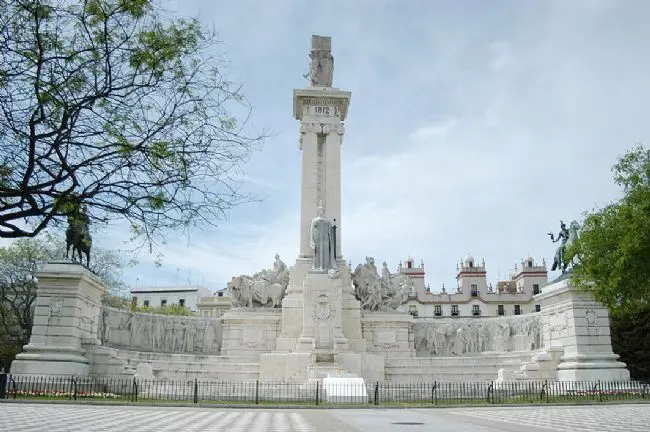 Monumento a 'La Pepa' en la Plaza de Espa&ntilde;a. - Eloy Coss
