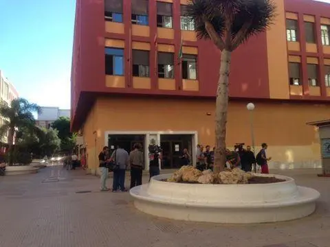 Entrada a los juzgados. - E.C.