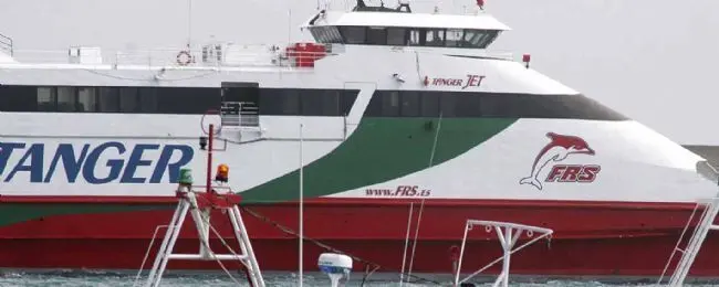 Un ferry que habitualmente hace el trayecto entre Algeciras y Tarifa y T&aacute;nger. - Faro