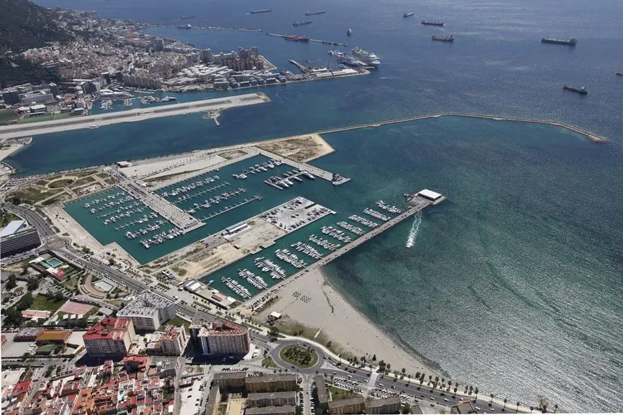 Puerto de La L&iacute;nea - A. I.