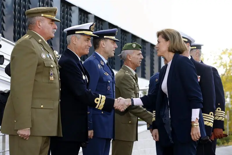 Cospedal con los militares - EFE
