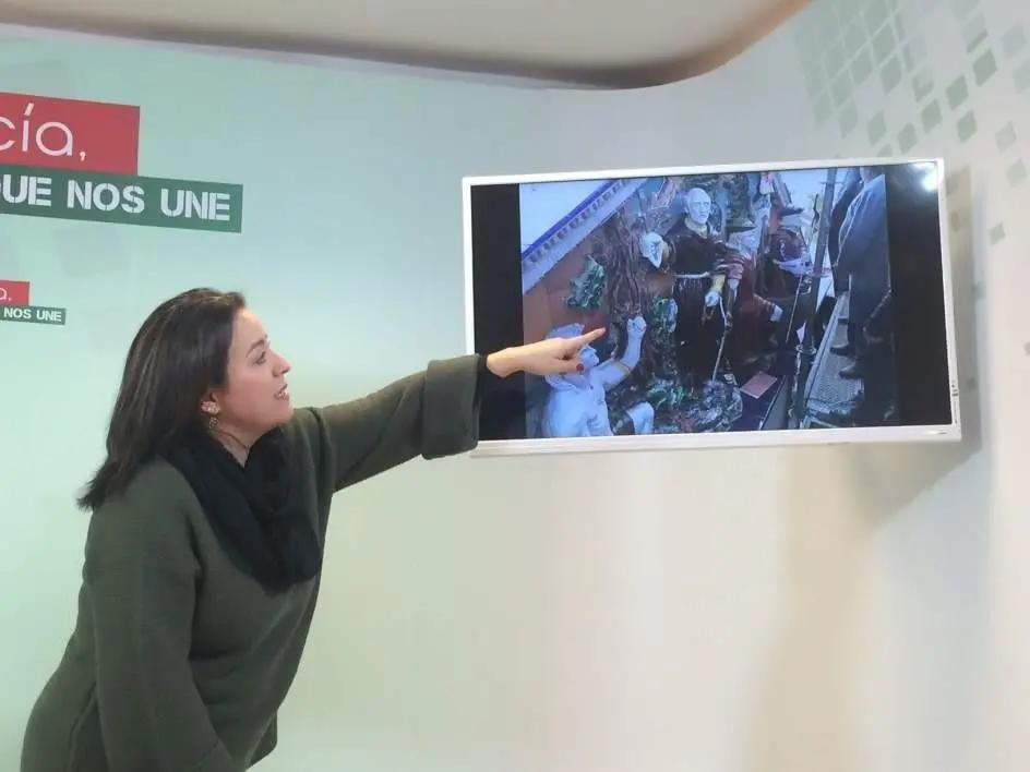 L&oacute;pez se&ntilde;ala la imagen de la pol&eacute;mica - VH