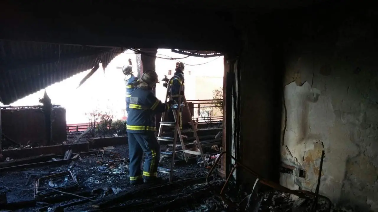 Incendio vivienda, Algeciras - AI