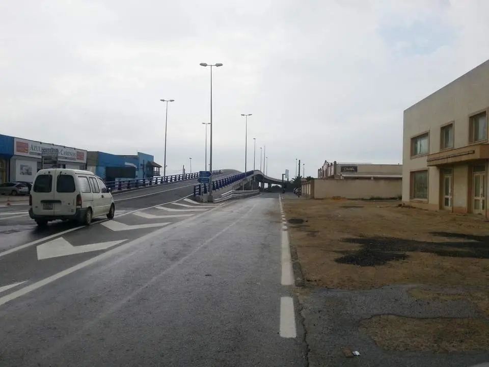 Acceso a Tres Caminos. - V. C. 