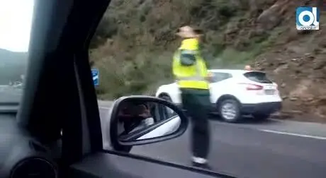Retenciones en A-45 en sentido M&aacute;laga por corte tras desprendimiento