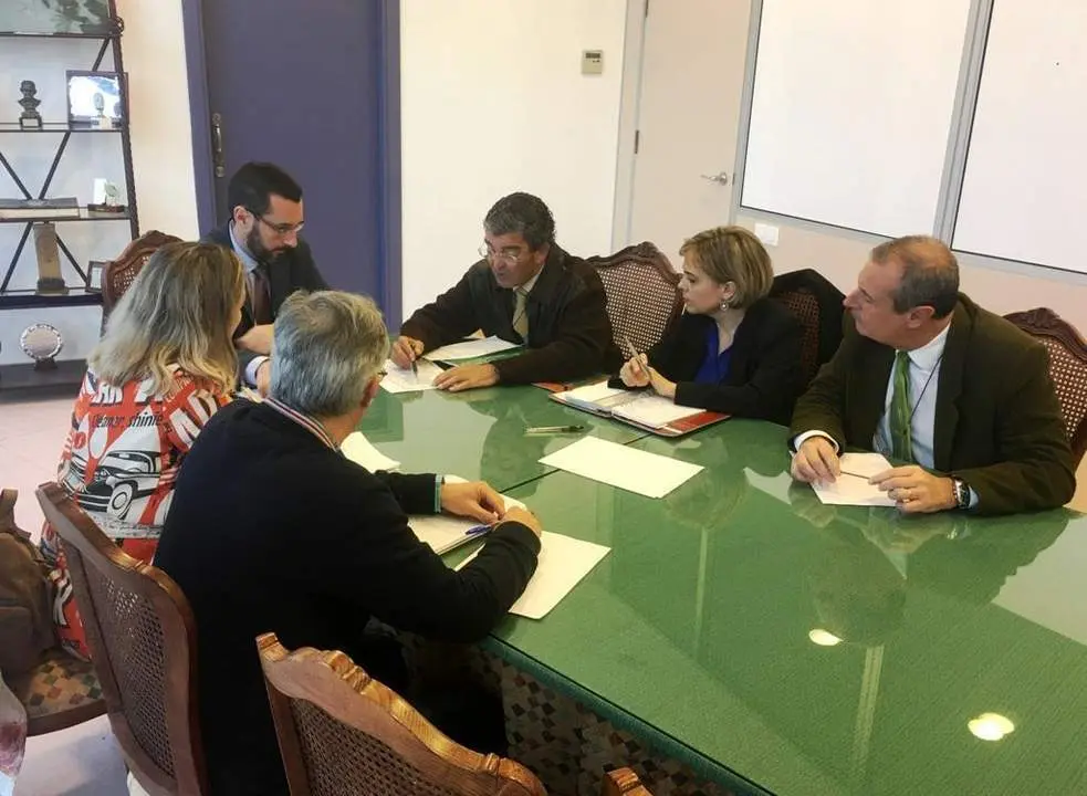 Reuni&oacute;n sobre el hospital - AI