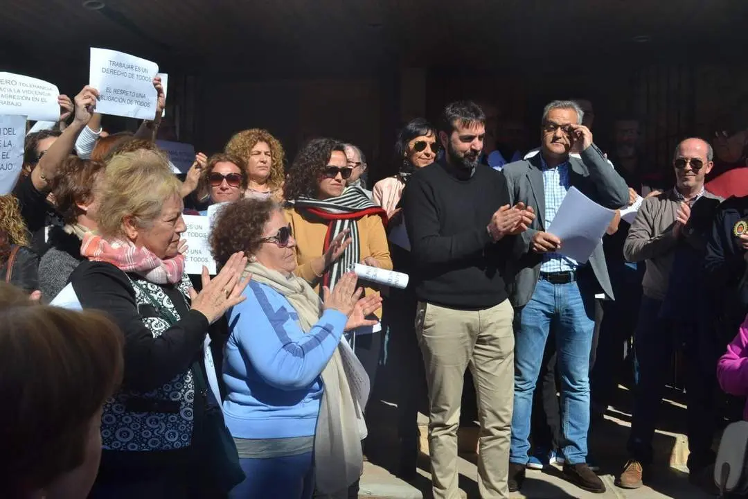 Manifestaci&oacute;n contra la agresi&oacute;n - AI