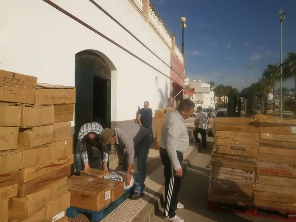 Env&iacute;o de alimentos al Sahara. - Viva Rota