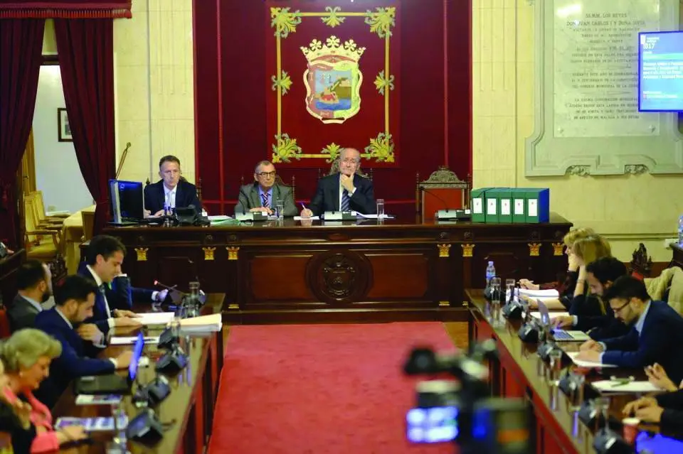 Luz verde a las cuentas para 2017 de M&aacute;laga, con el voto de PP y Ciudadanos - AYTO