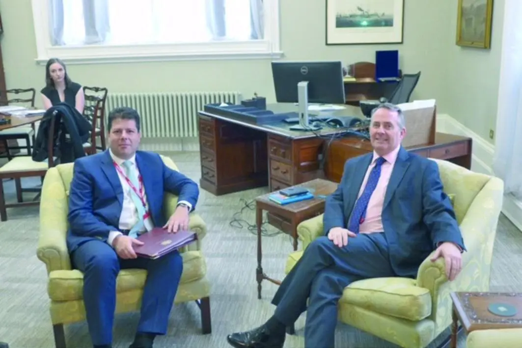 Fabian Picardo junto a Liam Fox - AI
