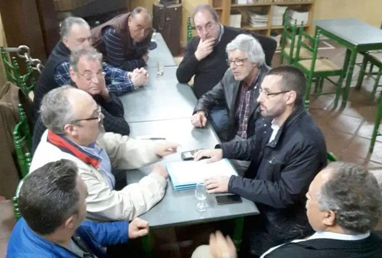 Reuni&oacute;n con la pe&ntilde;a linense - AI