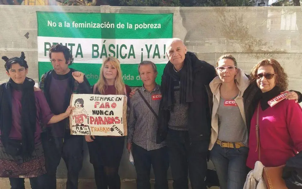 Vega da un voto de confianza a la Junta y deja la huelga - 