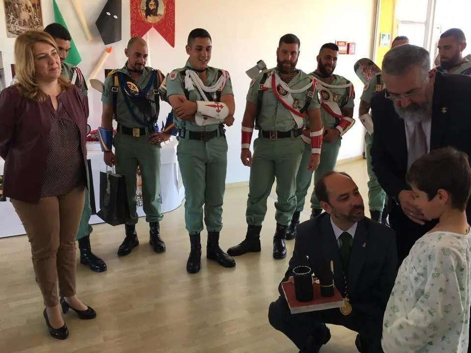 Visita de legionares al Materno - 