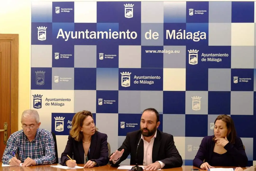 Rueda de prensa sobre el intrusismo en el taxi - vm
