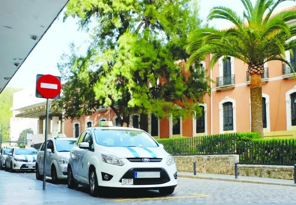 Parada de taxi en Huelva - VH