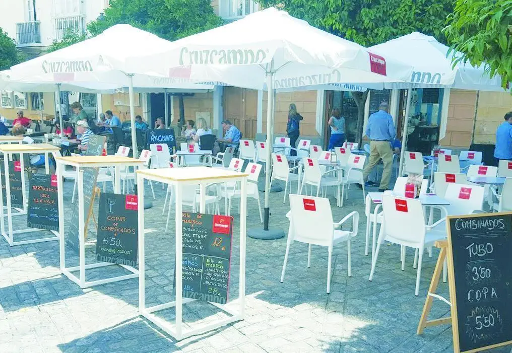 Terraza en el centro de C&aacute;diz. - MP