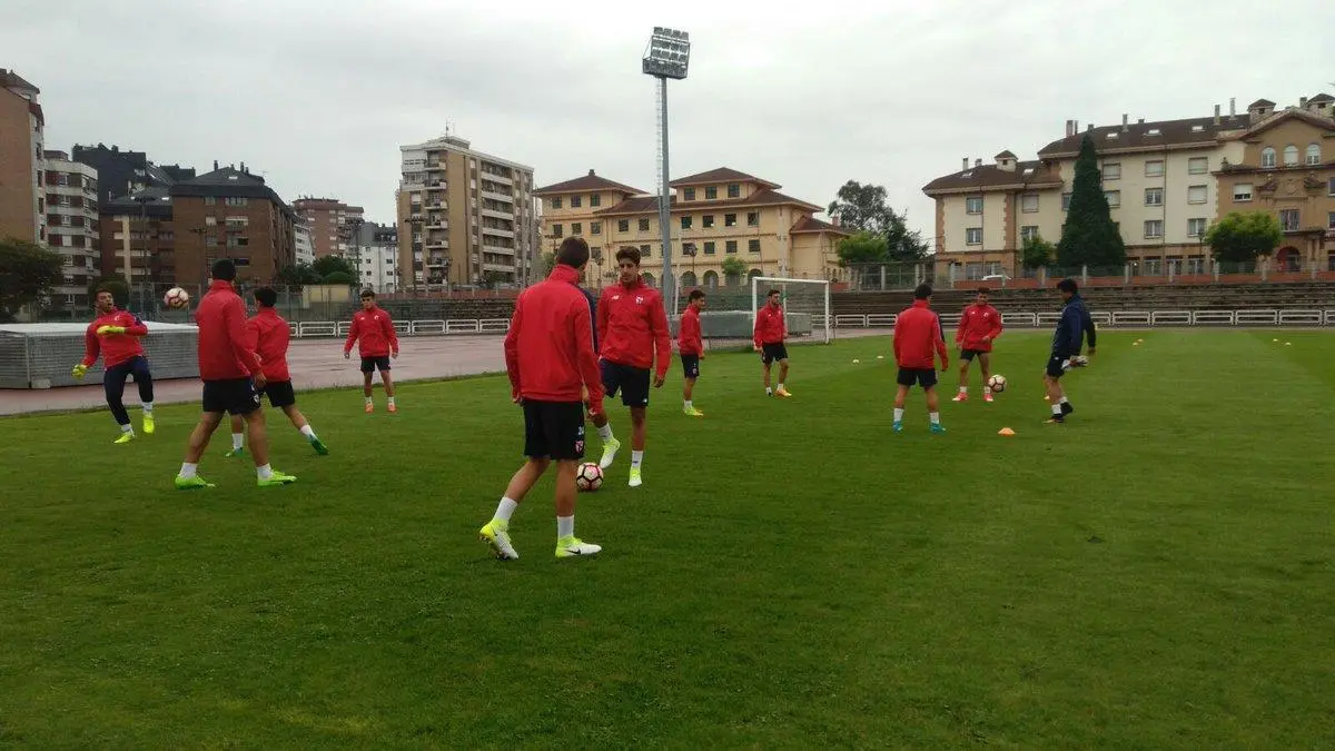entrenamiento del sevilla atl&eacute;tico - sevilla fc