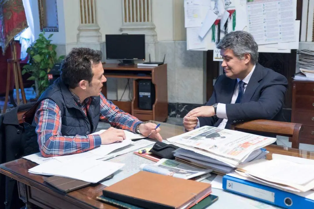 Alcalde y Roman&iacute;.  - Viva