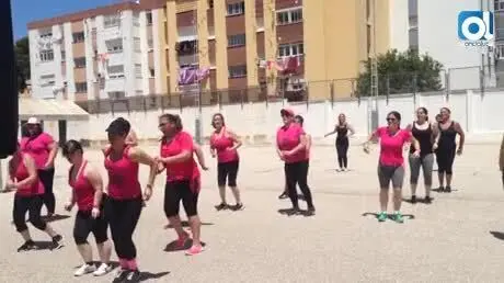 Una zumba solidaria a base de la fuerza de las mujeres
