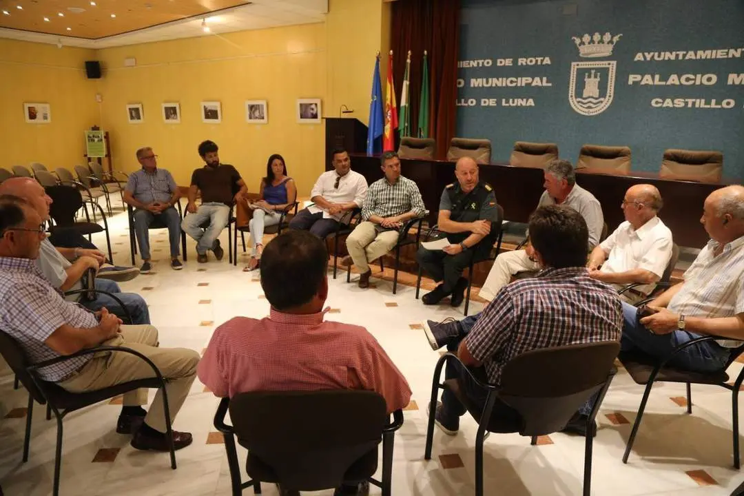 Reuni&oacute;n con las fuerzas de seguridad. - Viva Rota