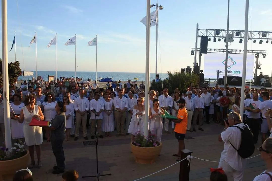 Inauguraci&oacute;n de playas. - O. P.