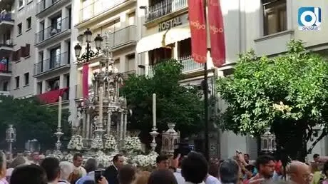 Un Corpus de Sevilla lleno de sol y esplendor