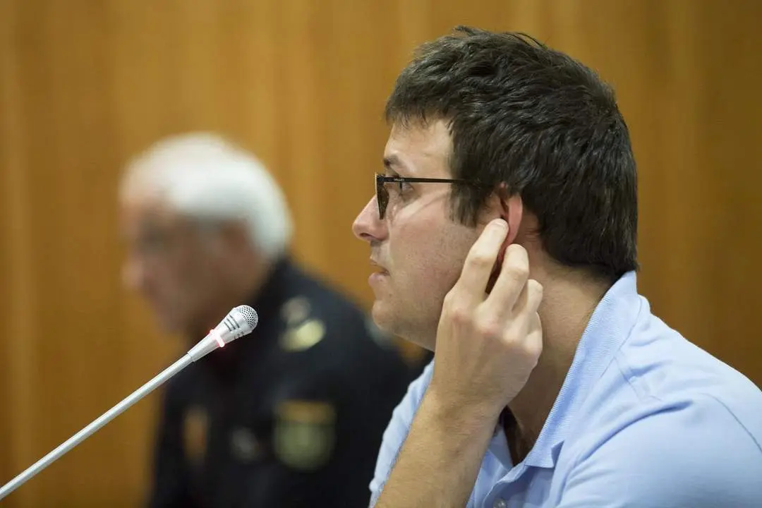 El acusado en el banquillo.  - VM