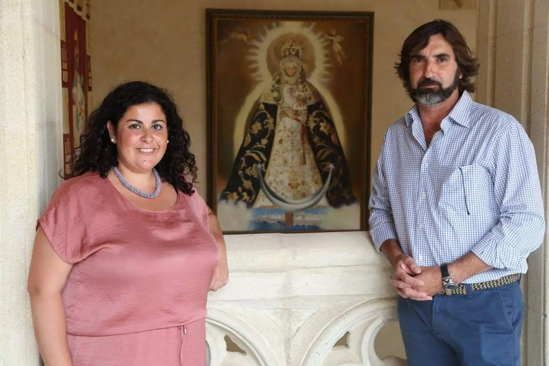 La delegada de Fiestas junto al Exaltador. - Viva Rota