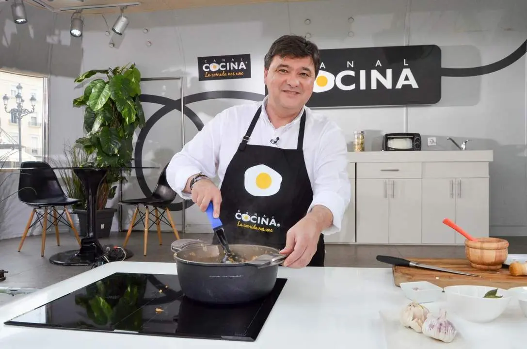 Gabriel Cruz en la cocina - edu siles