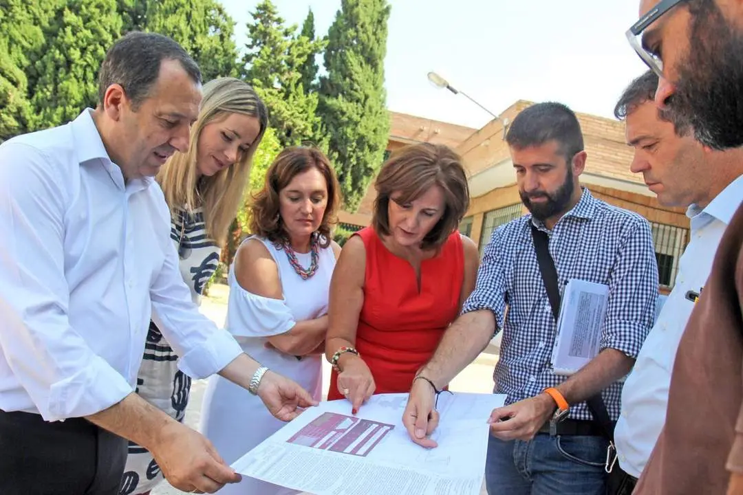 Con los planos de las actuaciones - vm