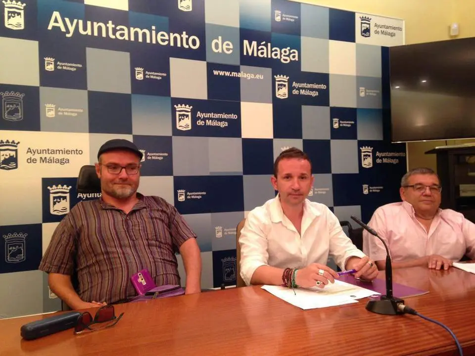 En el centro, Espinosa - vm