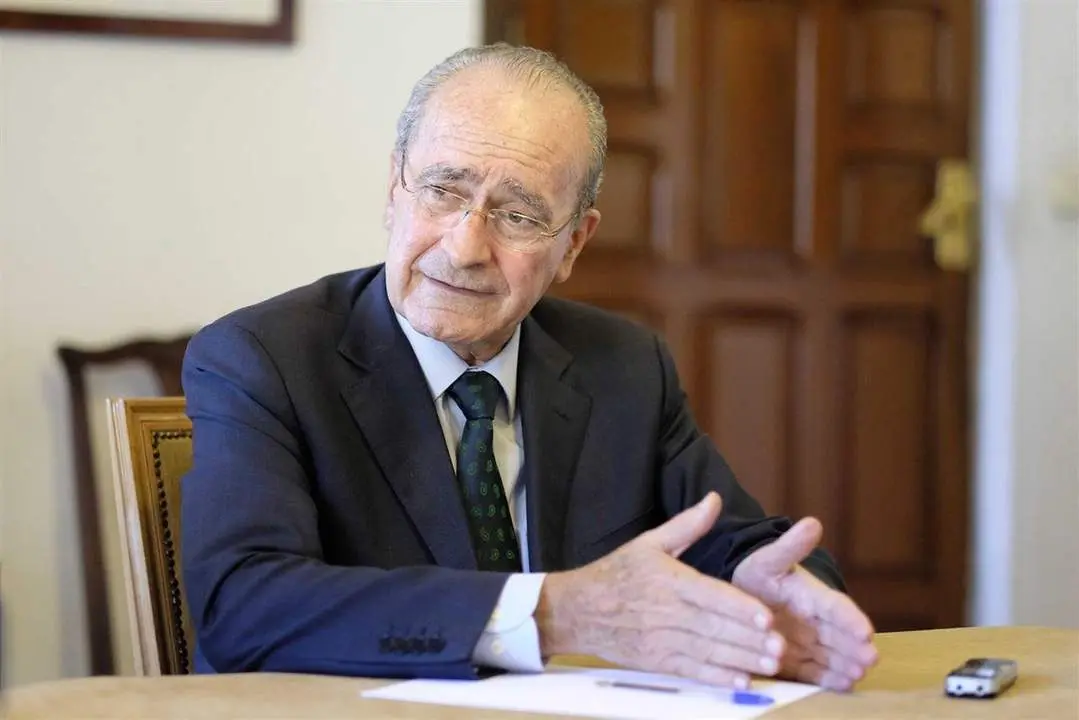 De la Torre.  - vm