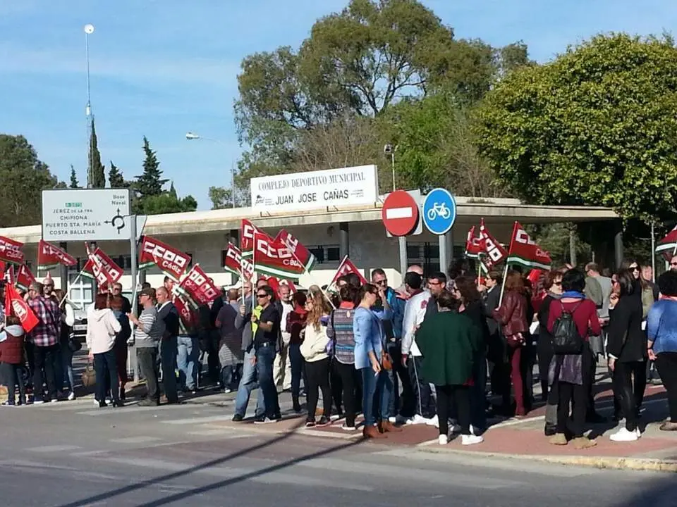 Huelga del aeropuerto de la Base. - Viva Rota