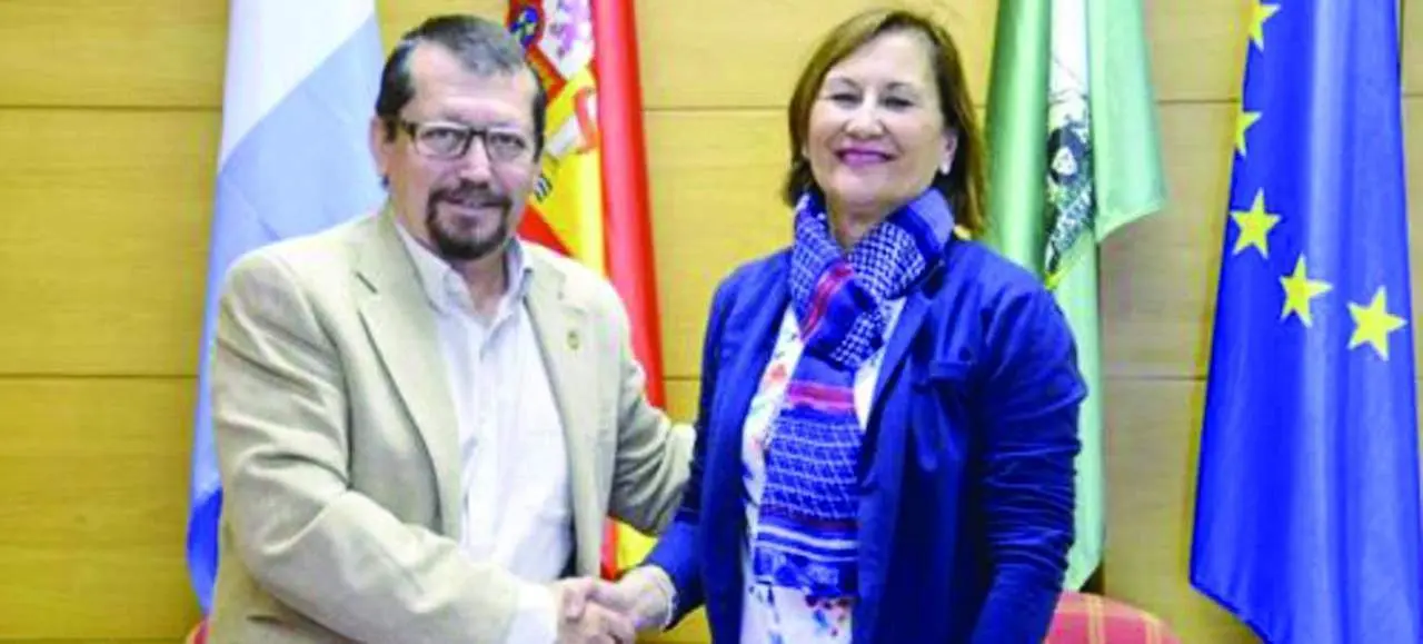 Firma del convenio. - V.M.