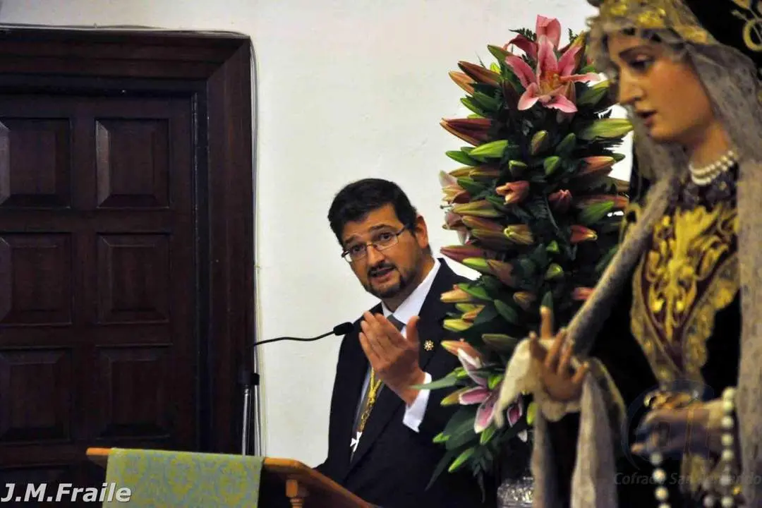 Jes&uacute;s Rodr&iacute;guez Arias ante la Esperanza. - M. Fraile