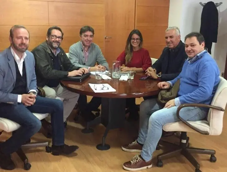 Reuni&oacute;n con la delegada de Turismo - VH