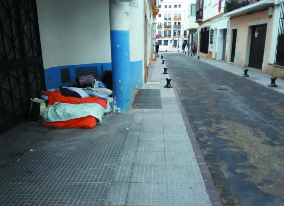Indigente en calle Diego Ni&ntilde;o - Andaluc&iacute;a Informaci&oacute;n