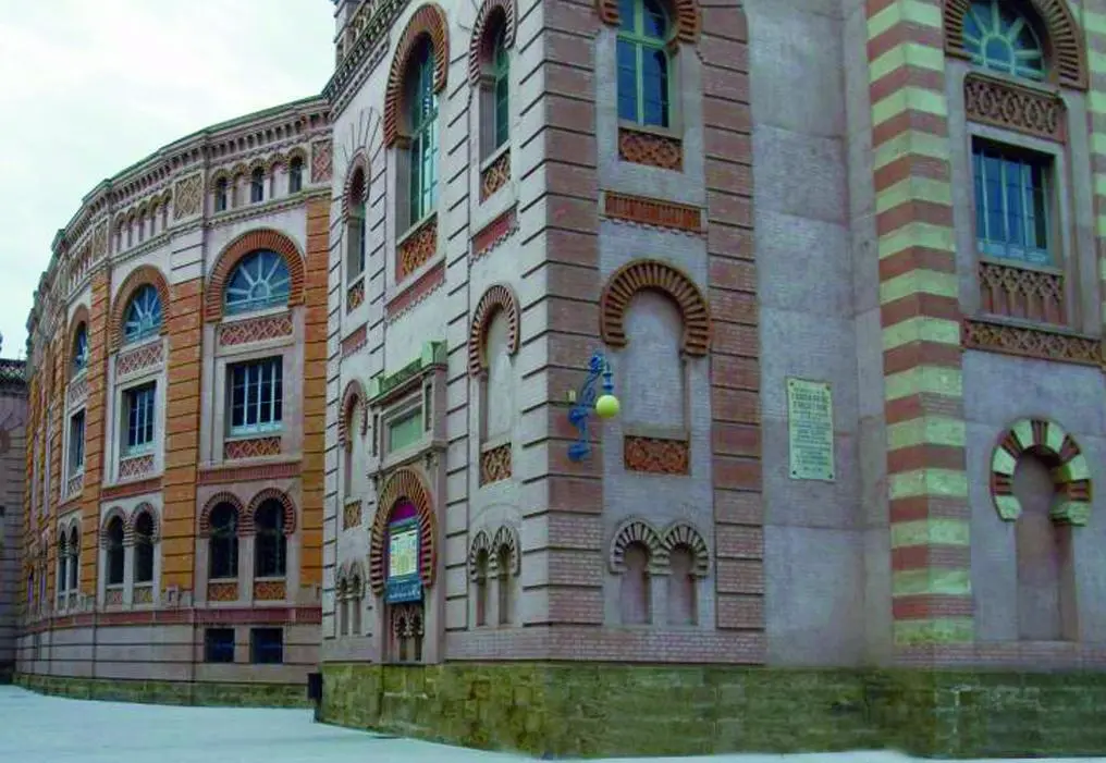 Teatro Falla. - Viva