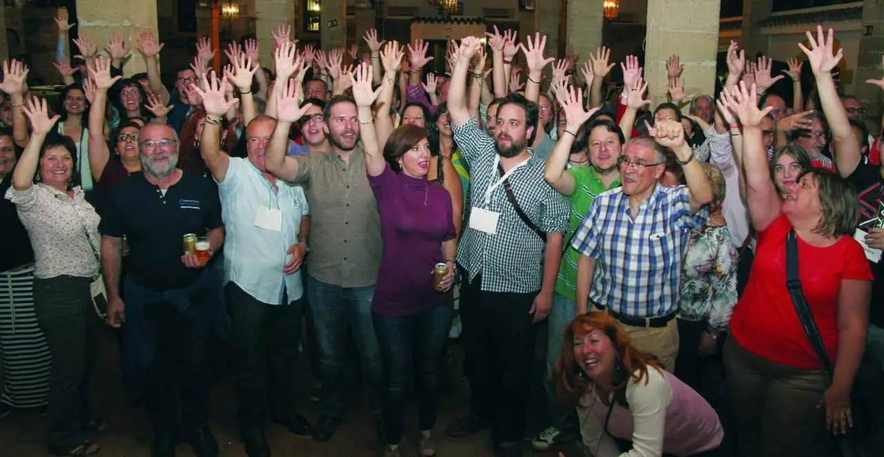 Ganemos celebrando los resultados electorales en mayo de 2015.  - Informaci&oacute;n
