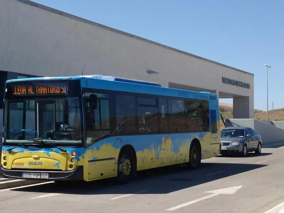 Autob&uacute;s urbano. - C. Cruz