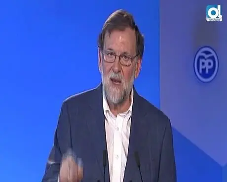 Rajoy insta a independentistas a buscar un candidato que cumpla la ley