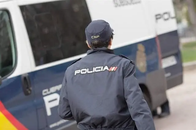 Polic&iacute;a nacional - vm