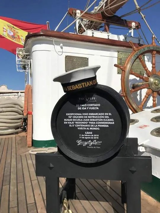 Una de las botas a bordo del Elcano - Efe