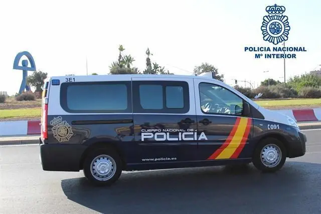 Polic&iacute;a. - EP
