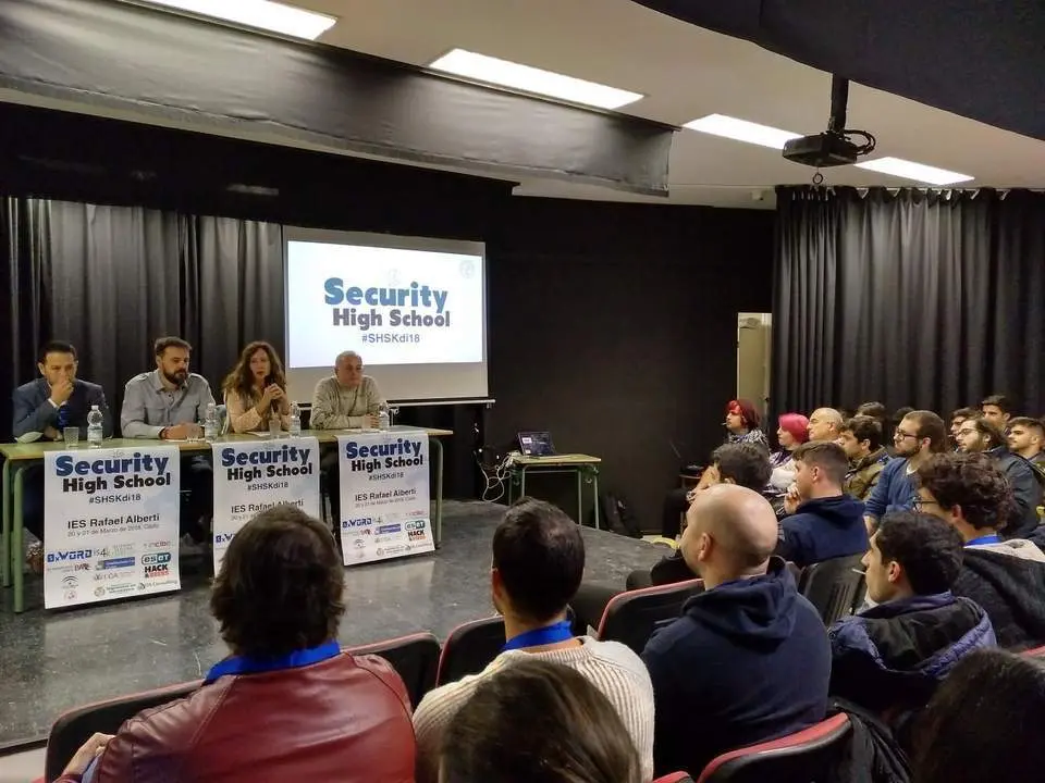 Presentaci&oacute;n de la jornada por Remedios Palma. - Viva